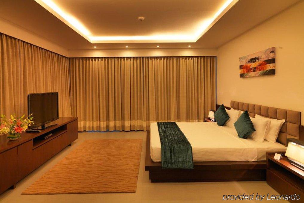 24 Tech Hotel Bangalore Dış mekan fotoğraf
